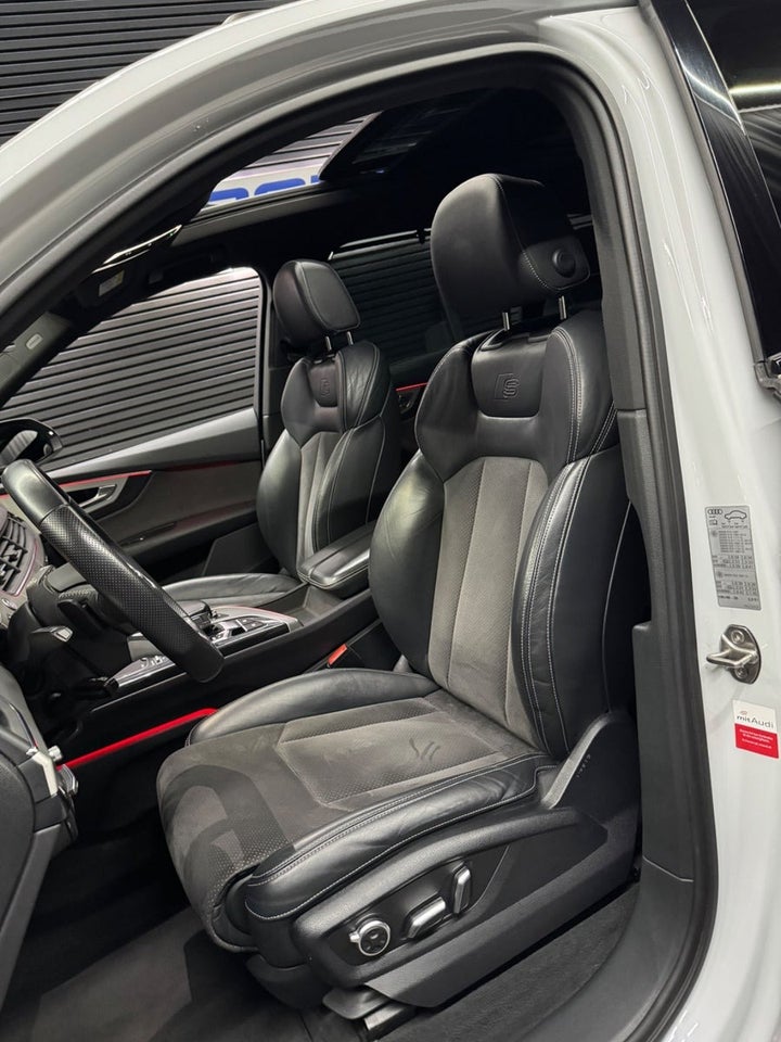 Audi Q7 3,0 TDi 272 S-line quattro Tiptr. 7prs 5d