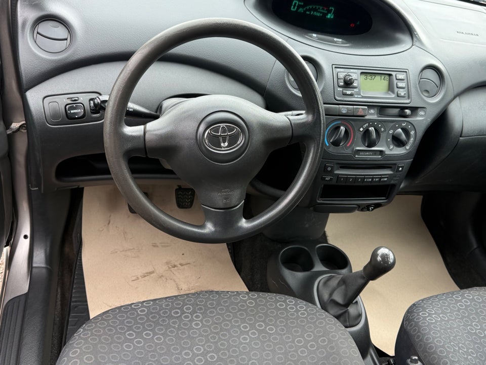 Toyota Yaris 1,0 Luna 3d