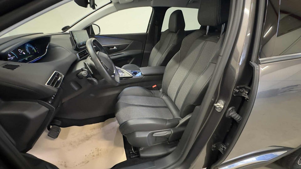 Peugeot 3008 1,6 Hybrid Allure Pack EAT8 5d