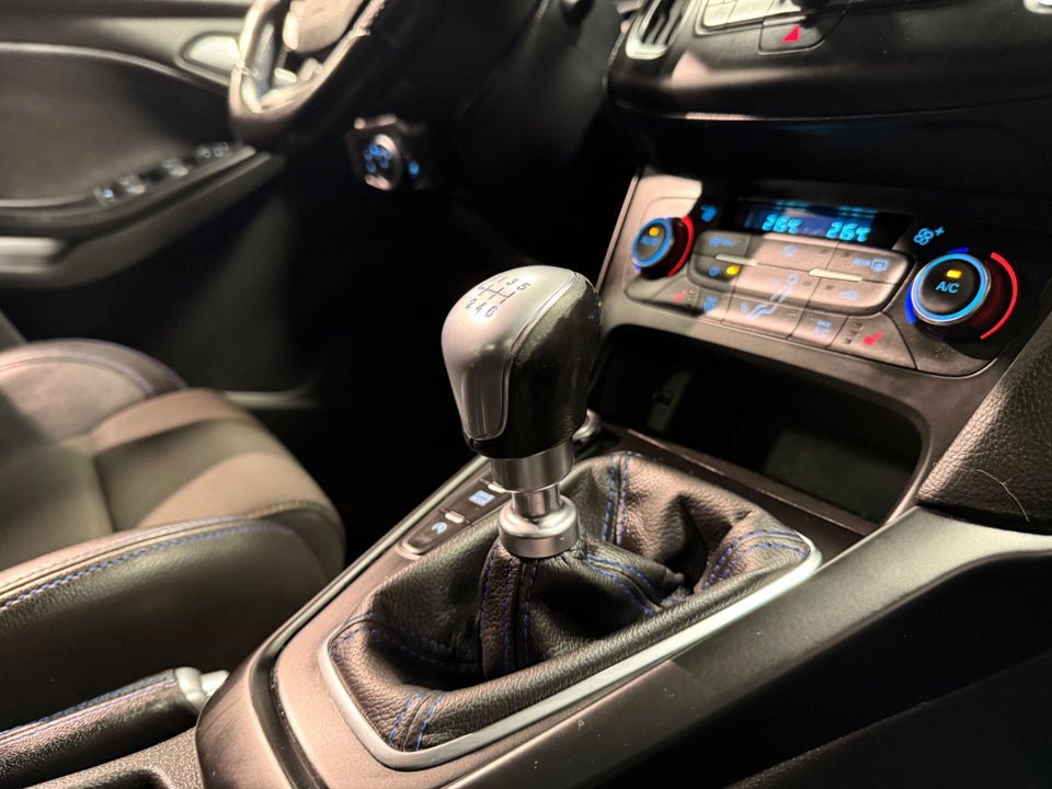 Ford Focus 2,3 SCTi 350 RS 5d