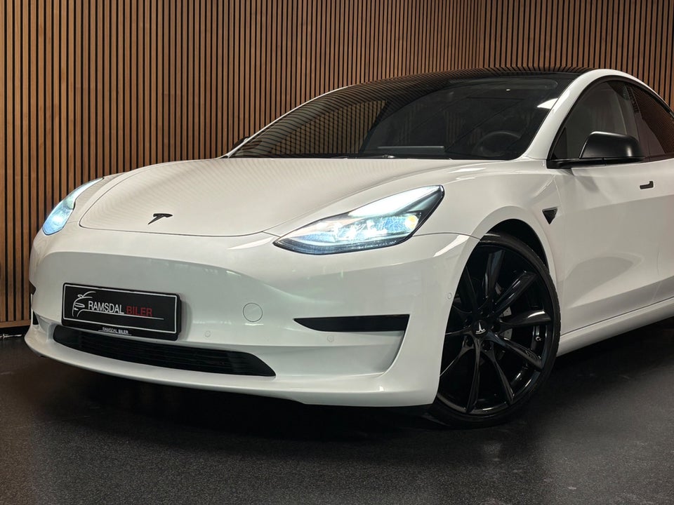 Tesla Model 3 Standard Range+ RWD 4d