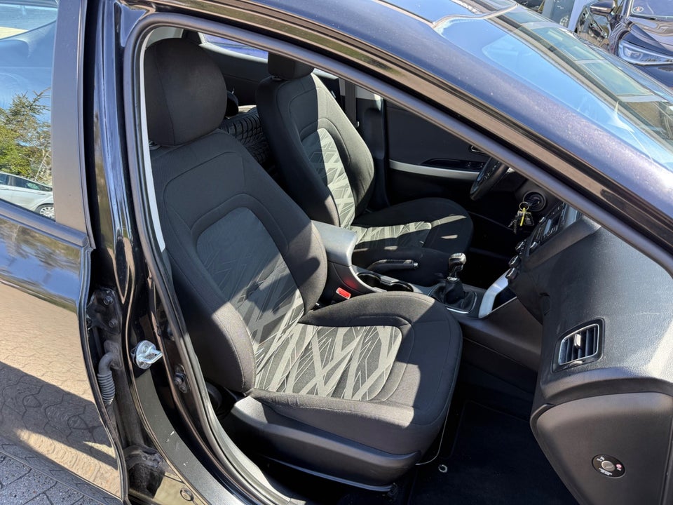 Kia Ceed 1,4 CVVT Active+ 5d