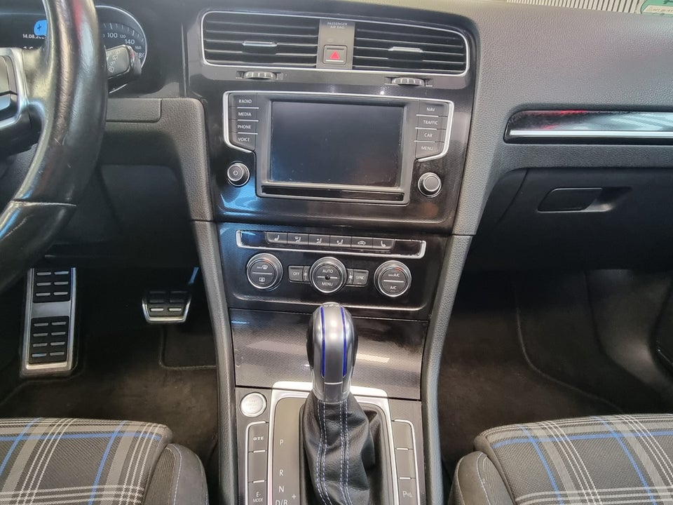 VW Golf VII 1,4 GTE DSG 5d