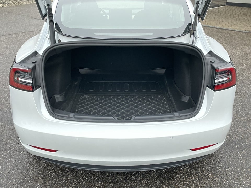 Tesla Model 3 Long Range AWD 4d