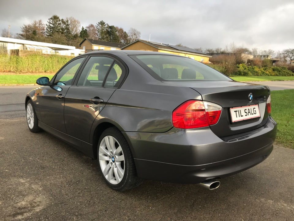 BMW 318i 2,0  4d