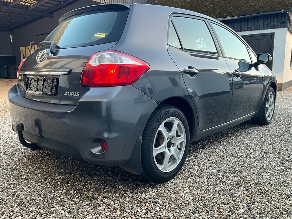 Toyota Auris 1,6 T2 5d