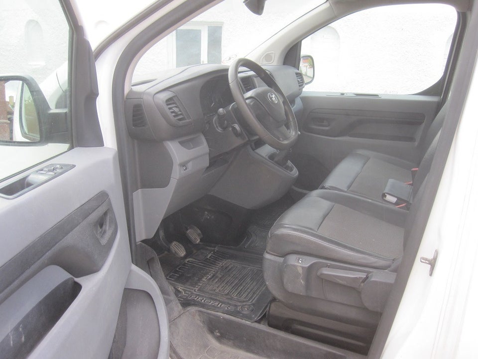 Toyota ProAce 2,0 D 120 Long Comfort 5d
