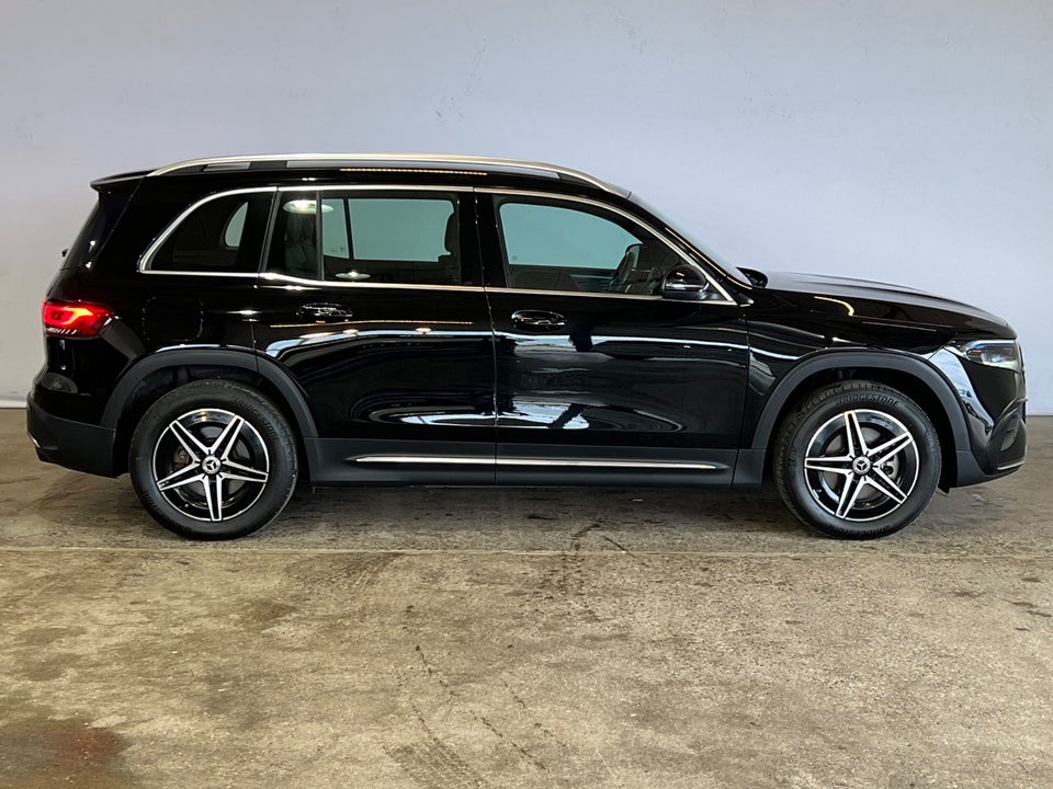 Mercedes EQB250 AMG Line 5d