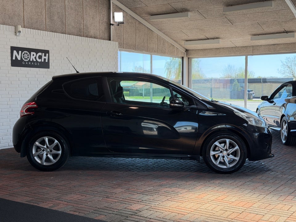 Peugeot 208 1,2 VTi Access 3d