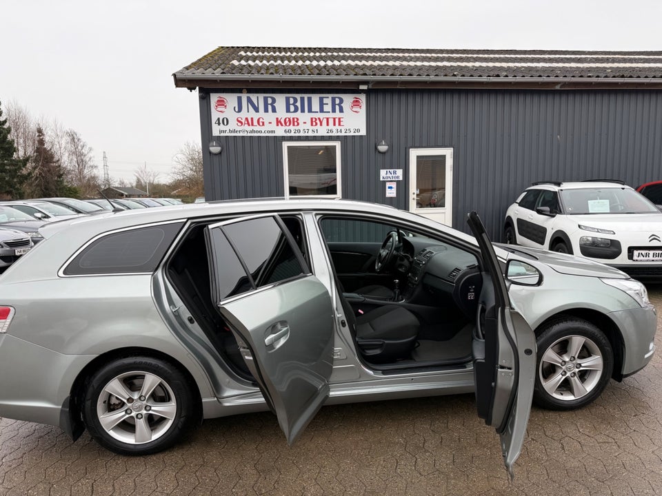 Toyota Avensis 1,6 VVT-i T2 stc. 5d