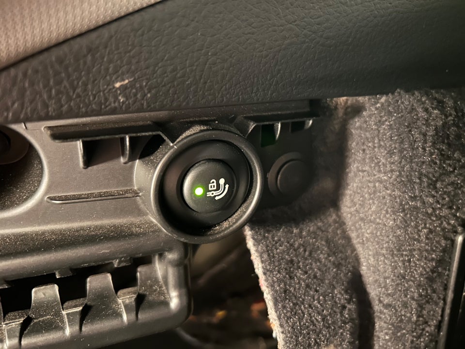 BMW 320i 2,0 Touring aut. 5d