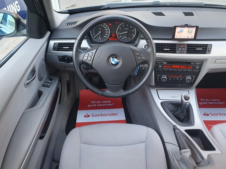 BMW 320i 2,0  4d
