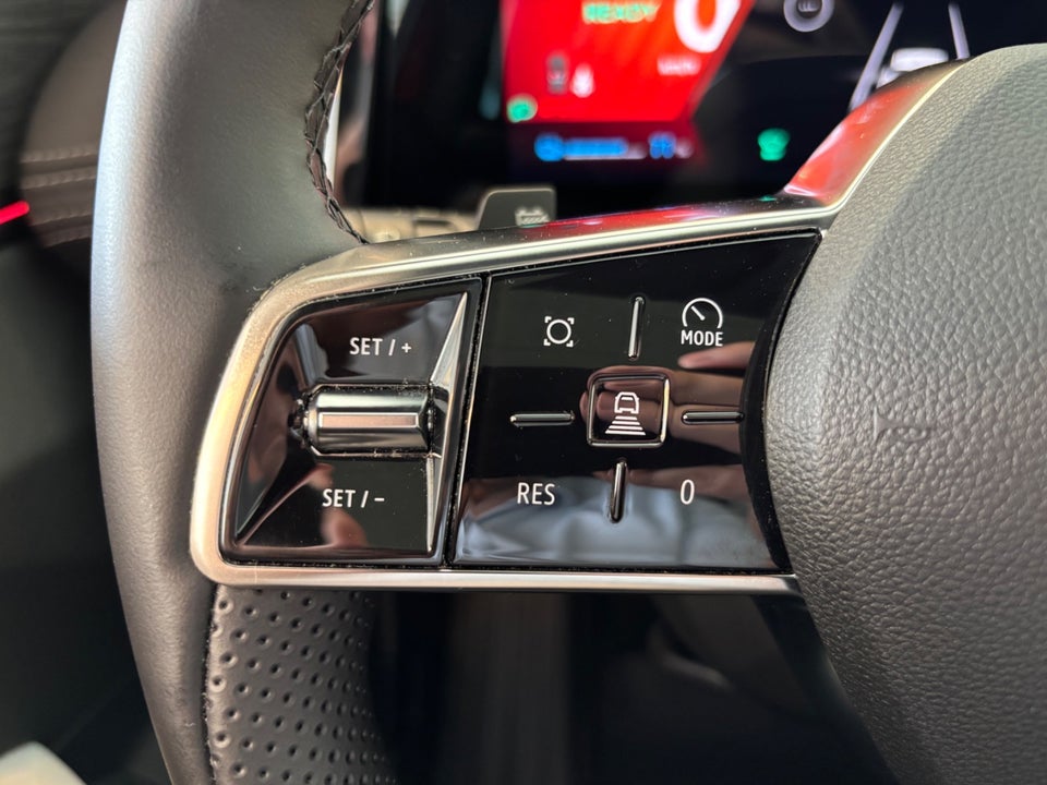 Renault Scenic E-Tech 87 Iconic 5d
