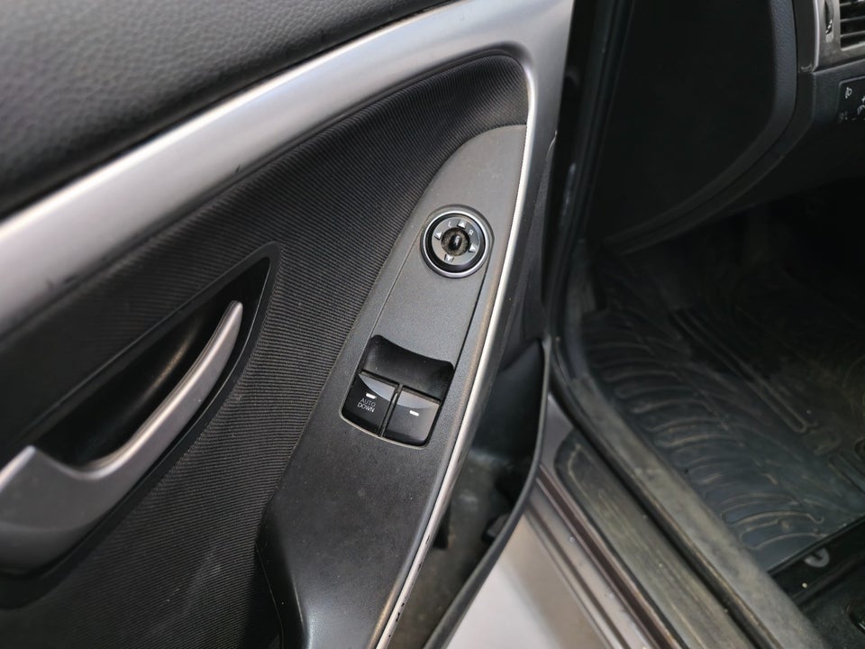 Hyundai i30 1,6 CRDi 110 XTR Eco 5d