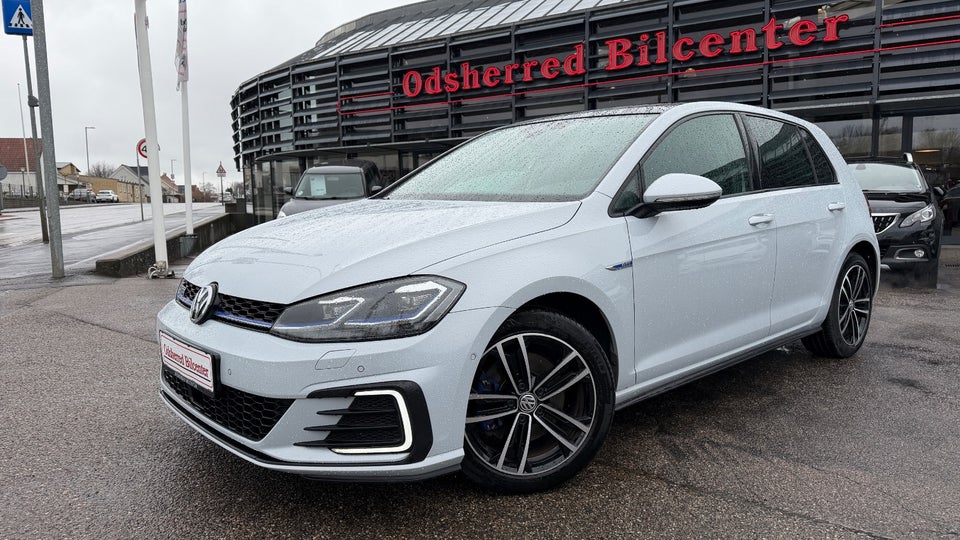 VW Golf VII 1,4 GTE DSG 5d