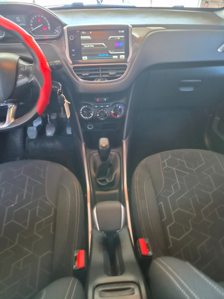 Peugeot 2008 1,2 VTi 82 Active 5d