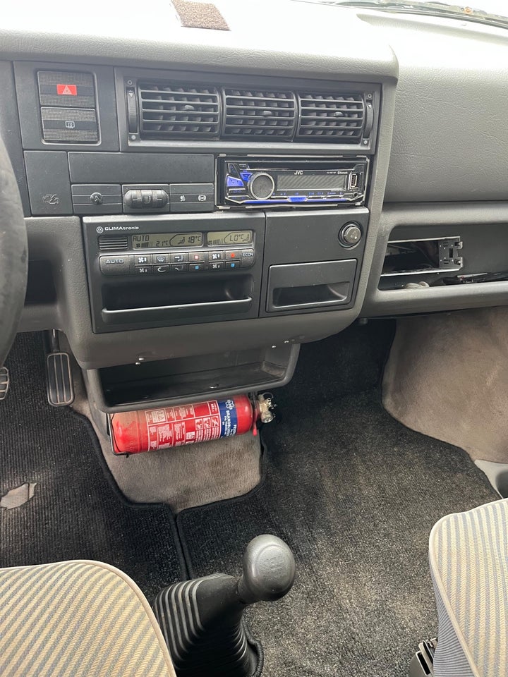 VW Caravelle 2,5 TDi 102 10prs 5d