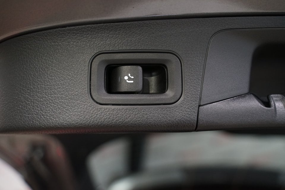 Mercedes EQA350 AMG Line 4Matic Van 5d