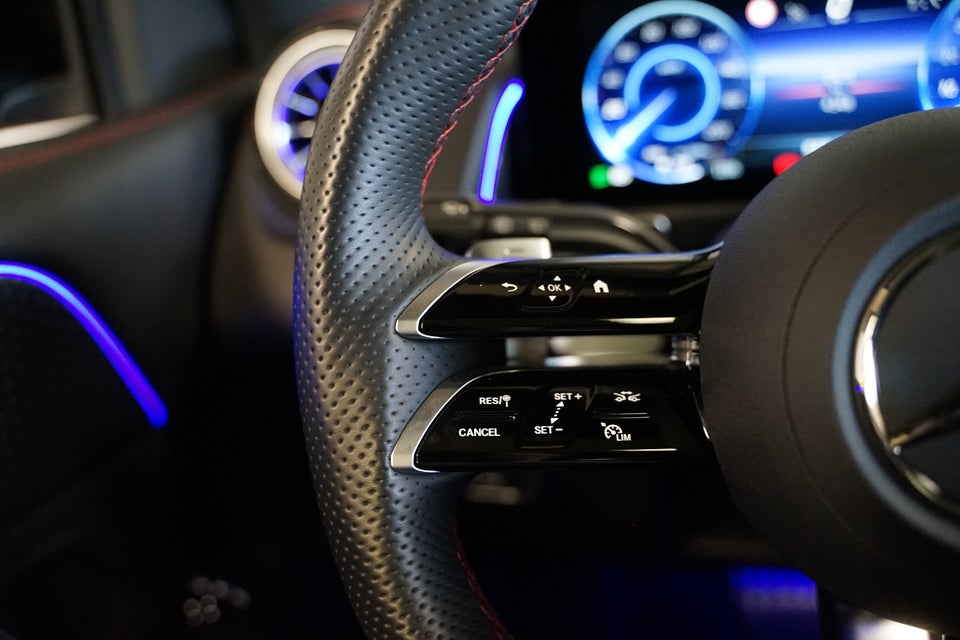 Mercedes EQB300 AMG Line 4Matic 5d