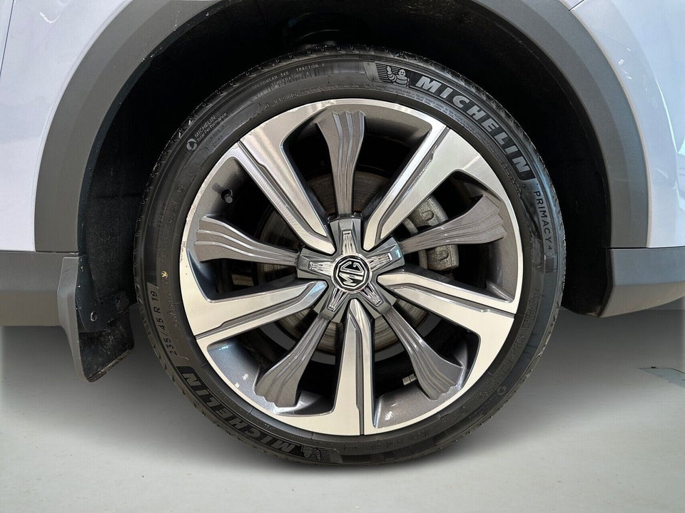 MG Marvel R Luxury 5d