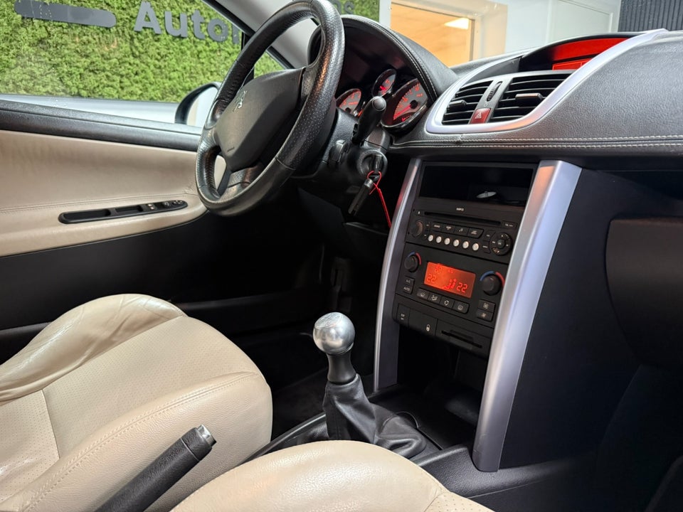 Peugeot 207 1,6 CC aut. 2d