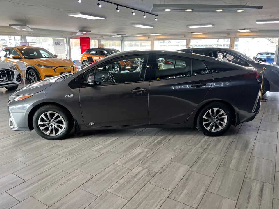 Toyota Prius 1,8 Plug-in Hybrid H3 MDS 5d
