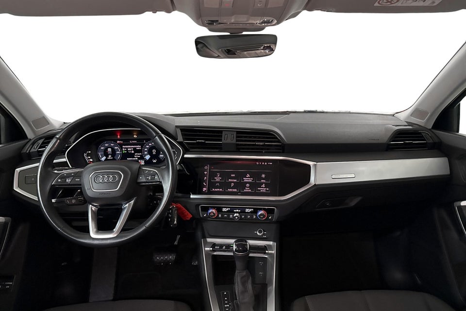 Audi Q3 45 TFSi e Attitude plus S-tr. 5d