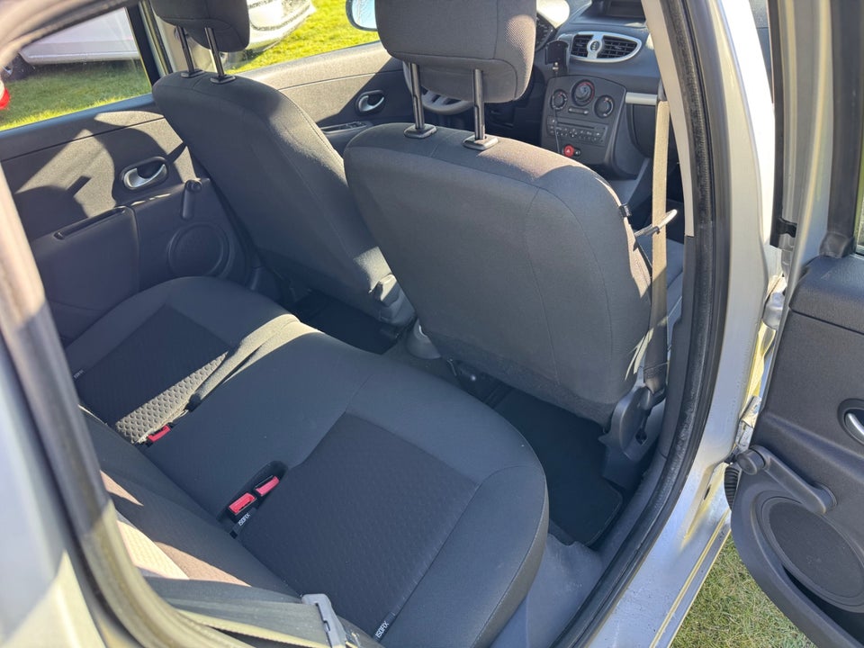 Renault Clio III 1,2 16V Sport Tourer 5d