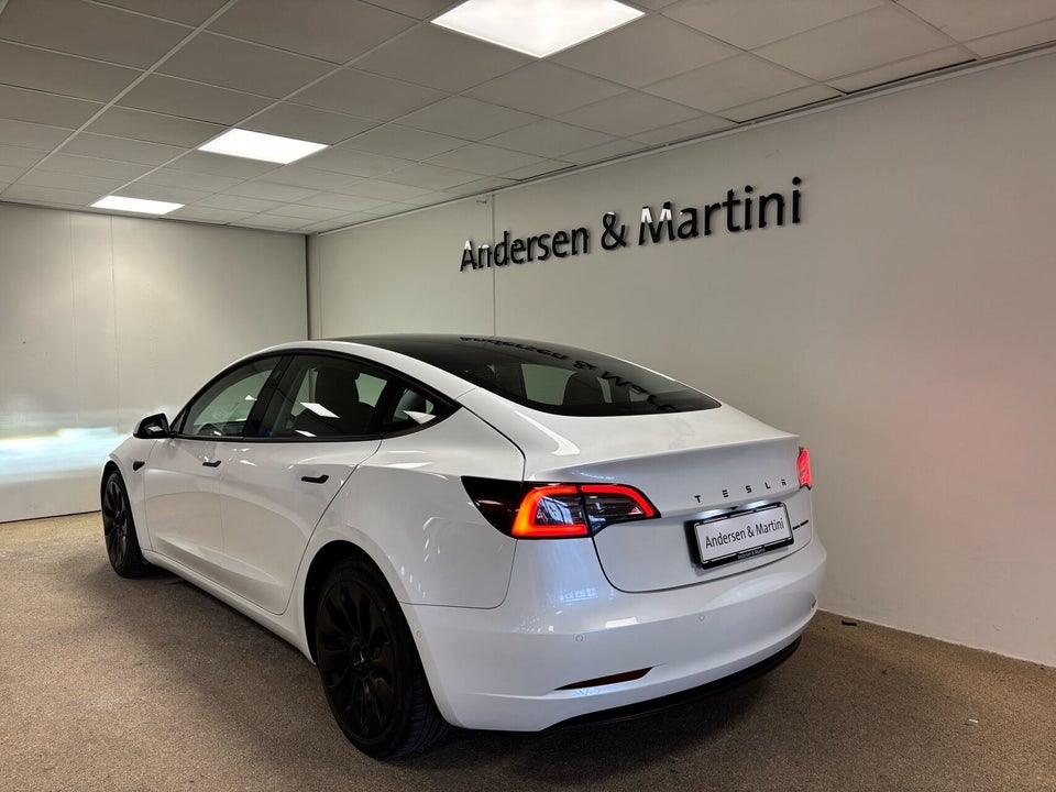 Tesla Model 3 Long Range AWD 4d