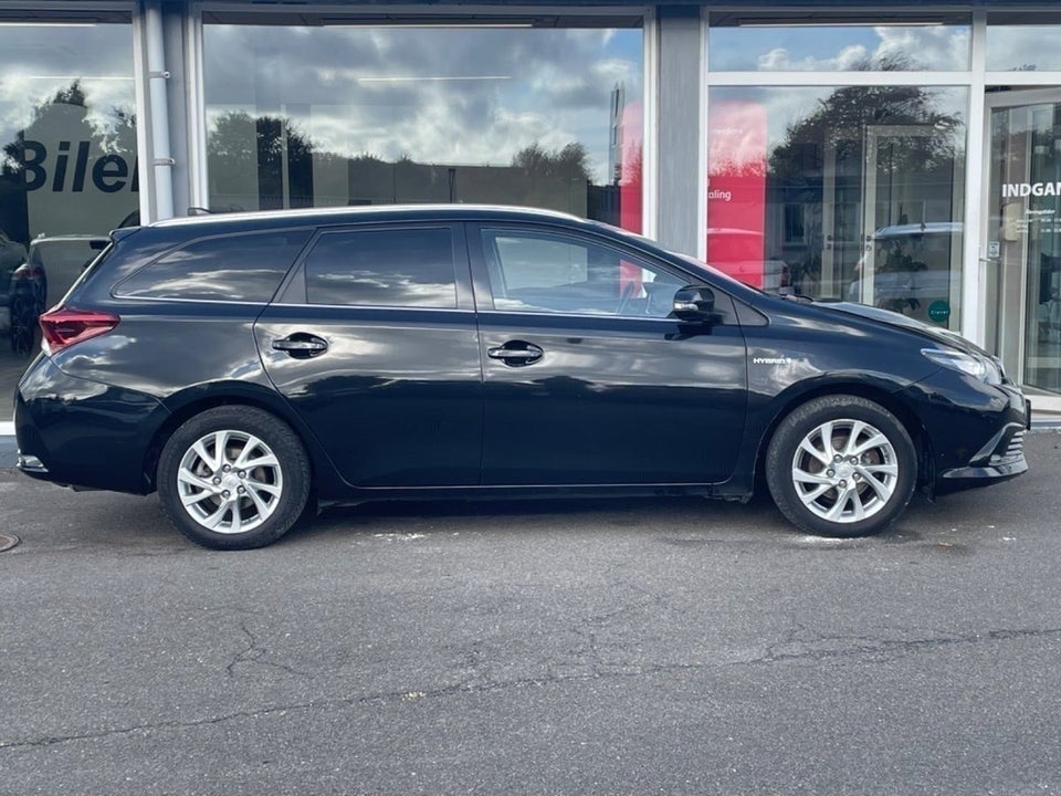 Toyota Auris 1,8 Hybrid H2 Comfort Touring Sports CVT 5d