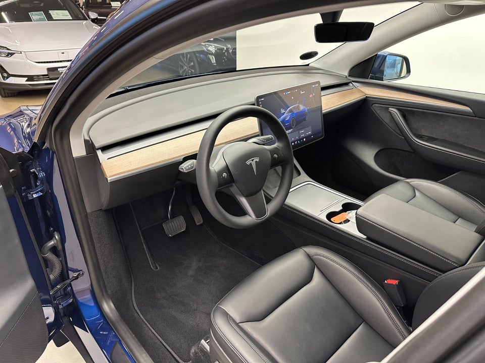 Tesla Model Y RWD 5d