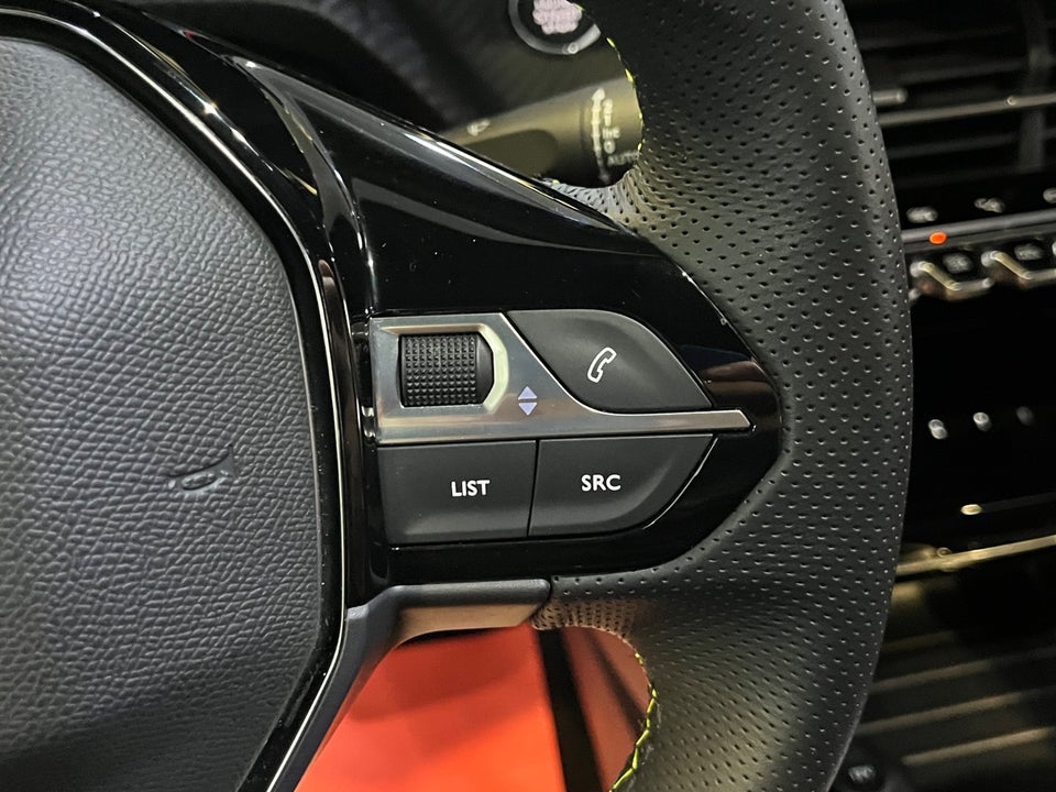 Peugeot e-208 50 GT 5d