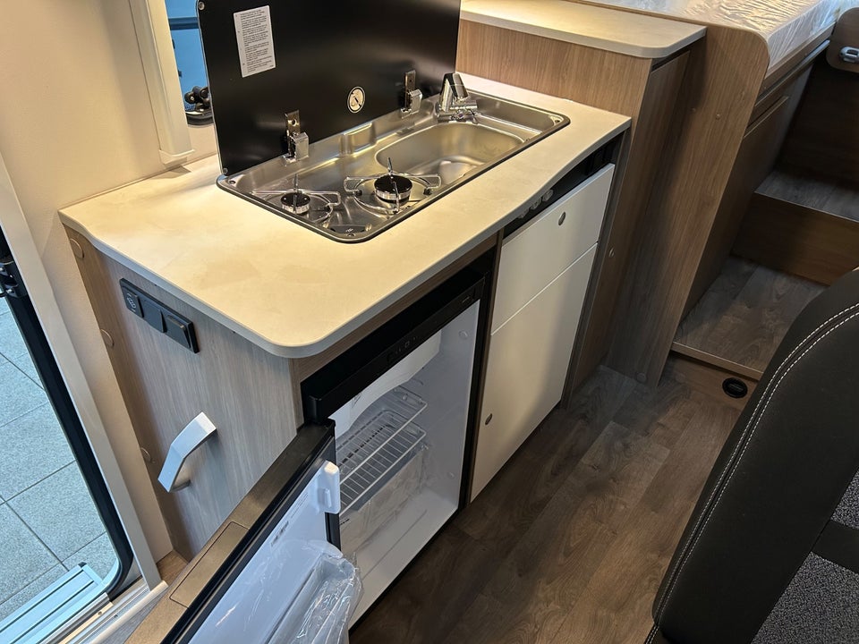 Carado V337 PRO+ 2,2 JTD 140 aut. 3d