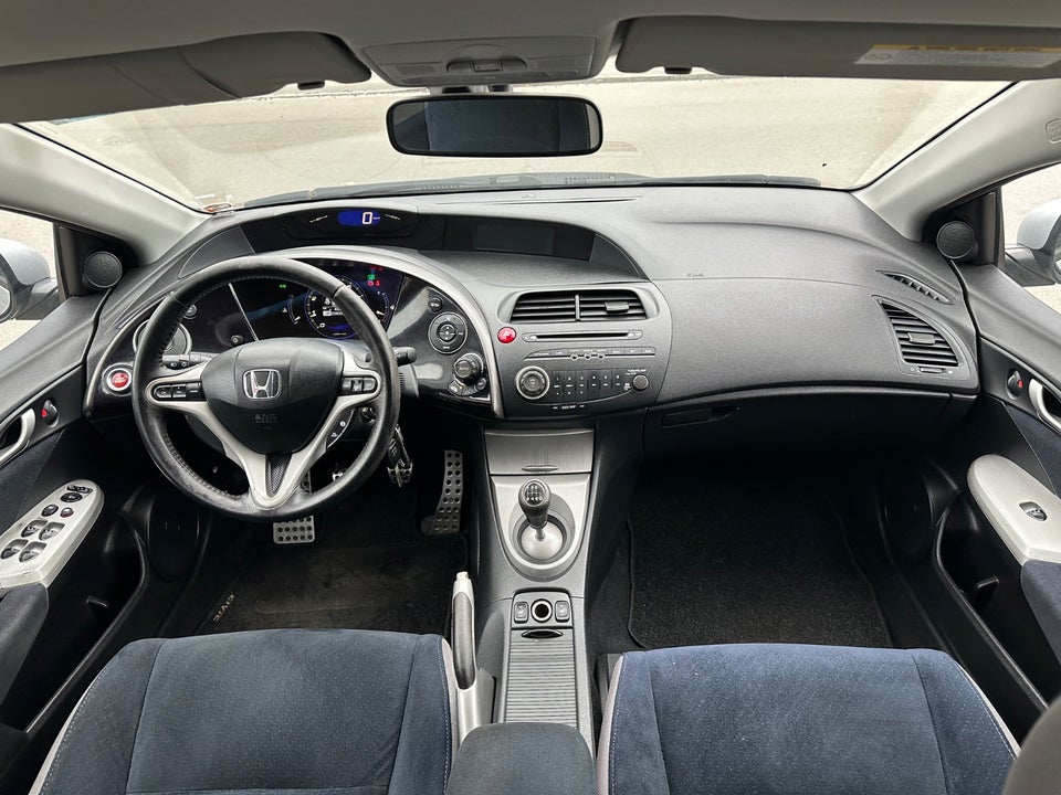 Honda Civic 1,8 Sport 5d