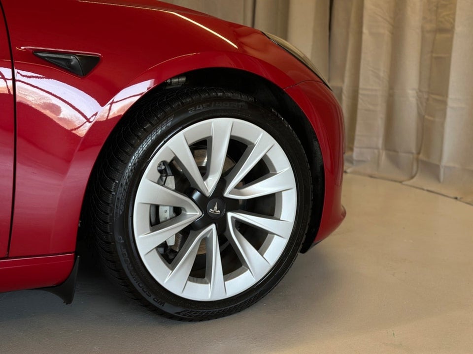 Tesla Model 3 Long Range AWD 4d