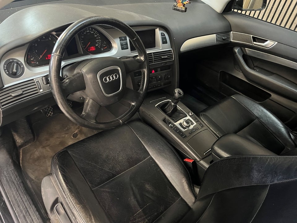 Audi A6 2,4 V6 4d