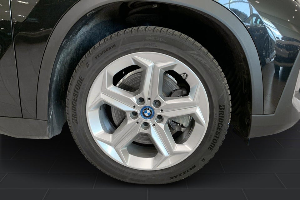 BMW iX1 xDrive30 X-Line 5d