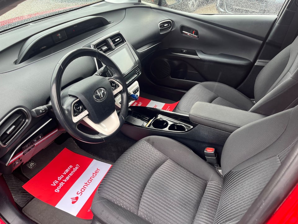 Toyota Prius 1,8 Plug-in Hybrid H4 MDS 5d