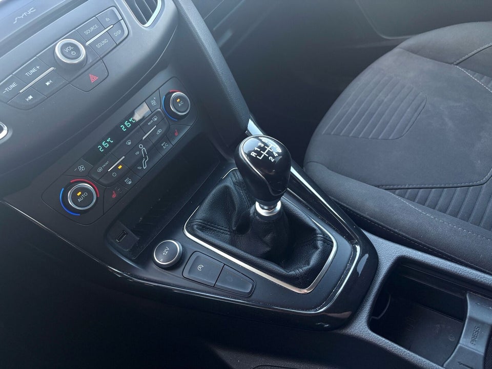 Ford Focus 1,0 EcoBoost Titanium 5d