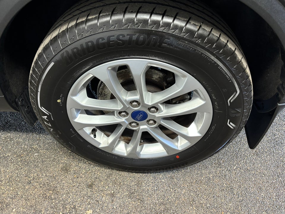 Ford Kuga 2,5 PHEV Titanium CVT 5d