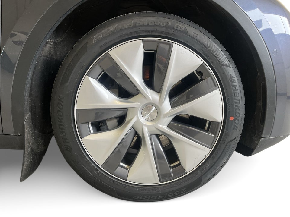 Tesla Model Y Long Range AWD 5d