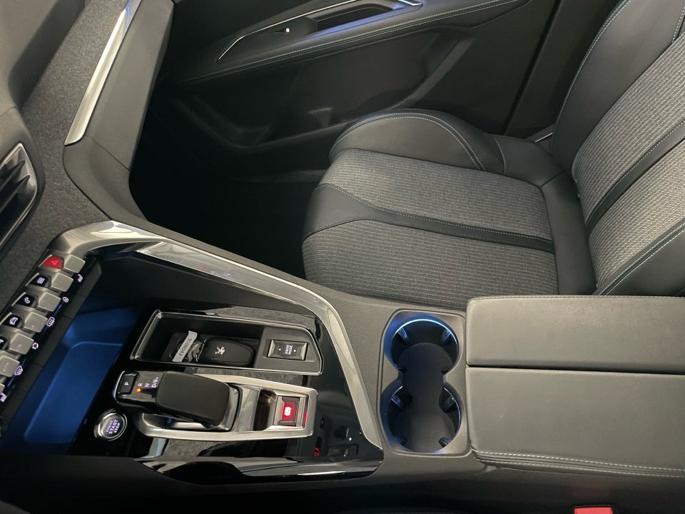 Peugeot 3008 1,6 Hybrid Allure Pack EAT8 5d