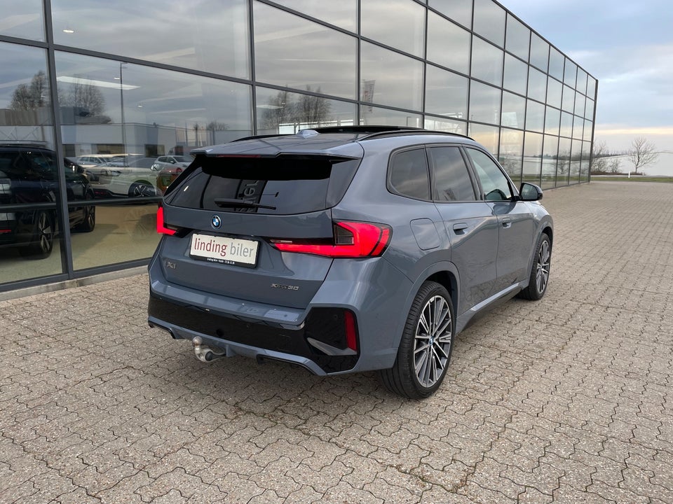 BMW iX1 xDrive30 Fully Charged M-Sport 5d