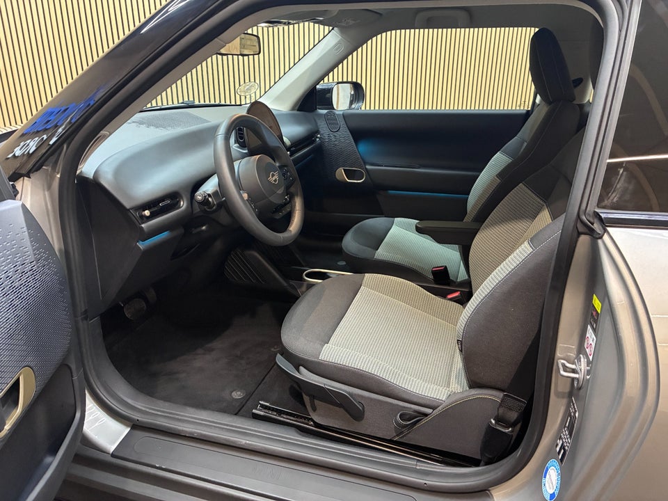 MINI Cooper E Favoured Trim L 3d