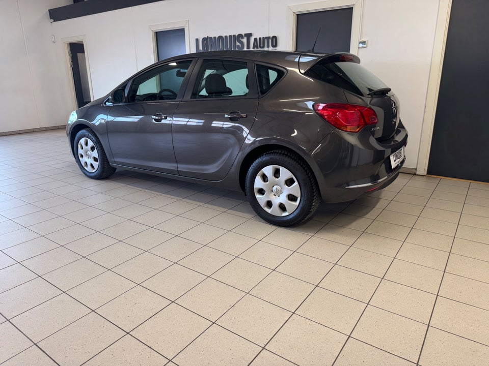 Opel Astra 1,4 100 Limited 5d