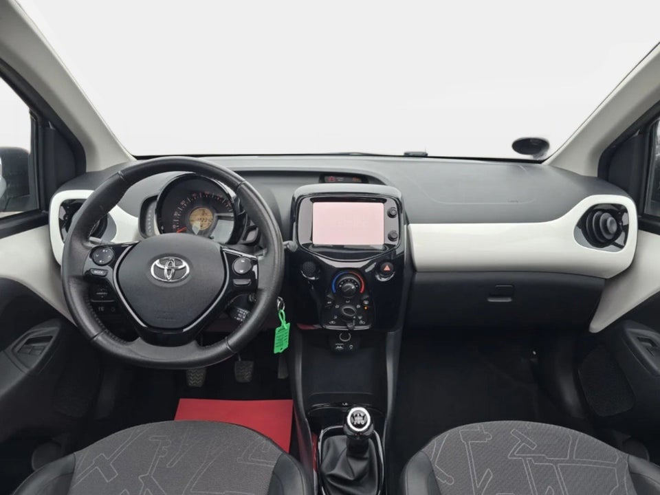 Toyota Aygo 1,0 VVT-i x-wave Sky 5d