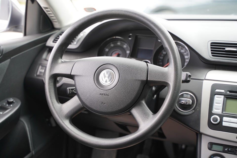 VW Passat 1,6 FSi Comfortline Variant 5d