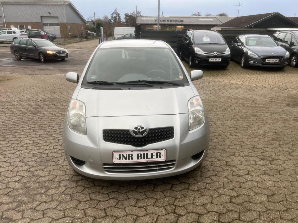 Toyota Yaris 1,3 Sol 5d