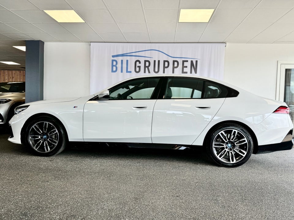 BMW i5 eDrive40 M-Sport 4d