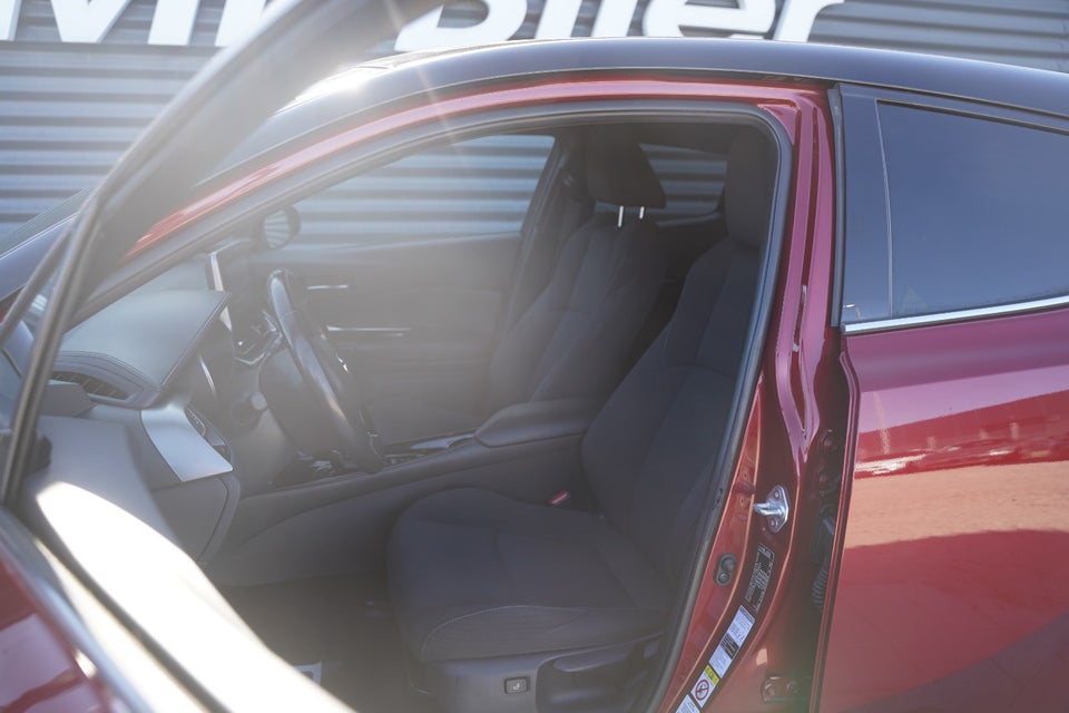 Toyota C-HR 1,8 Hybrid Premium Selected CVT 5d